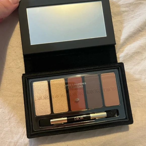 Dior Limited Edition Eyeshadow Palette - Picture 2 of 2